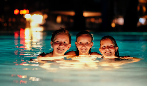 Choosing swimming pool lighting in Surrey and London