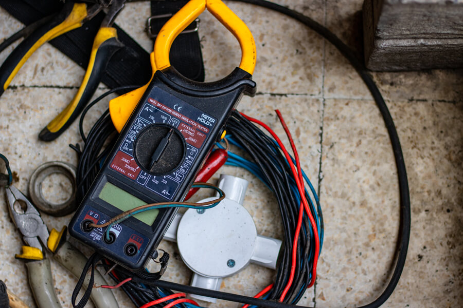 christmas-electrics-advice (5) Make sure you know where your consumer is in case of emergency